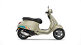 Laad de afbeelding in de galerijweergave, Vespa Primavera S 50 Beige Avvolgente
